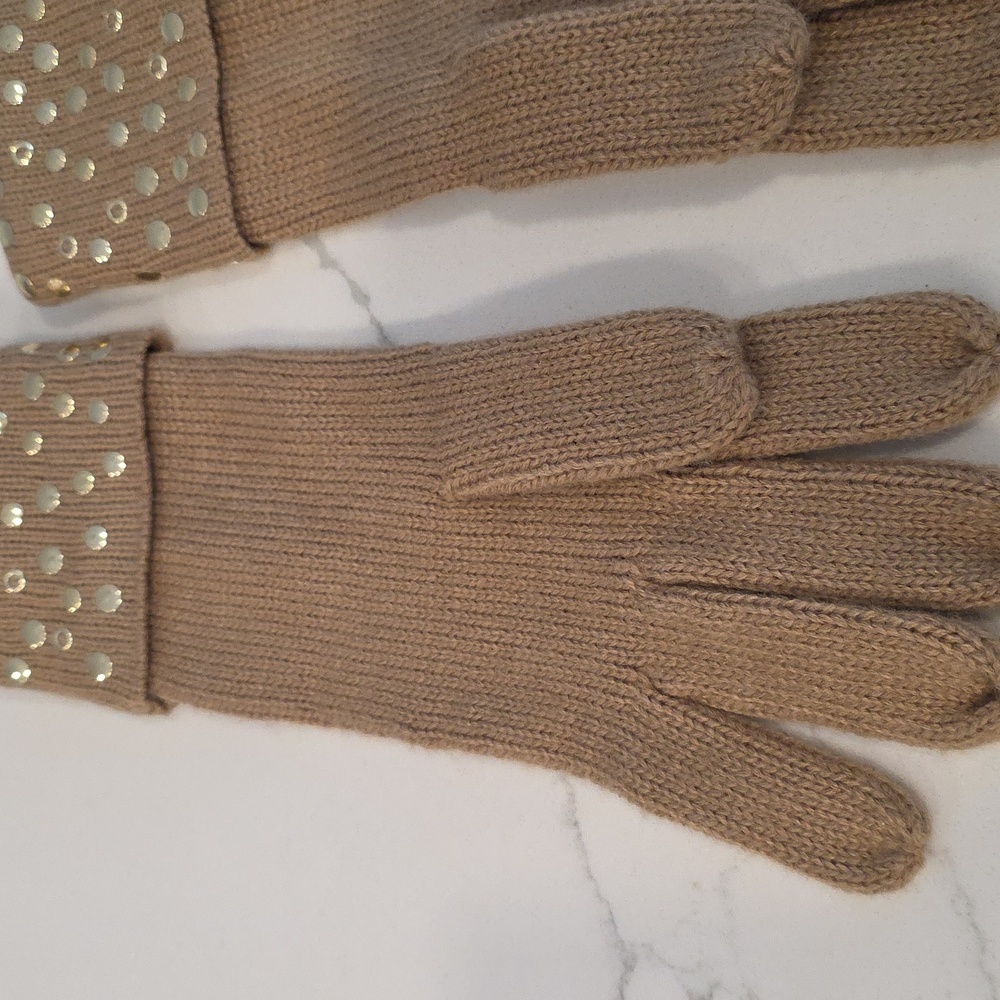 Like New Michael Kors Gloves - Picture 5 of 7